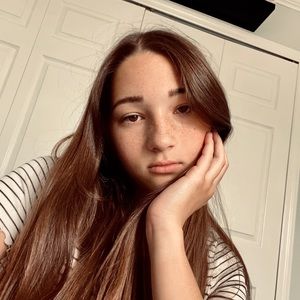 Meet your Posher, Olivia